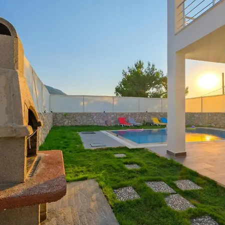 Villa Tufan 1 *